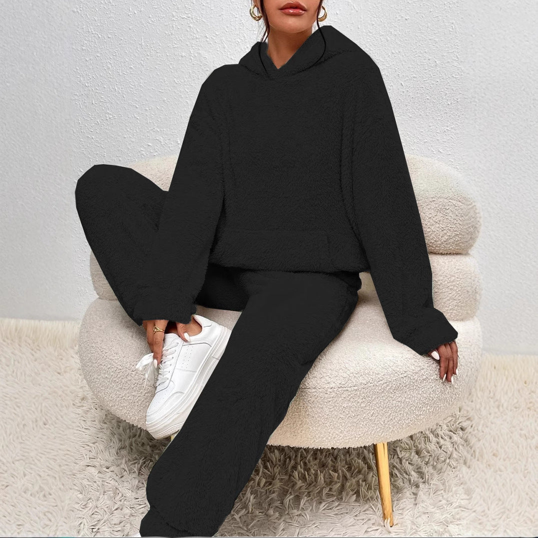 Chic und Stil | Women's Fleece Loungewear Set with Hood and Pockets