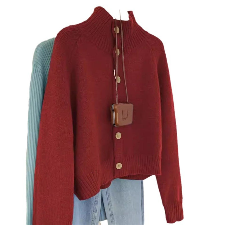 Femme cardigan mi-long avec col montant et boutons en bois tendance Chic & Stil