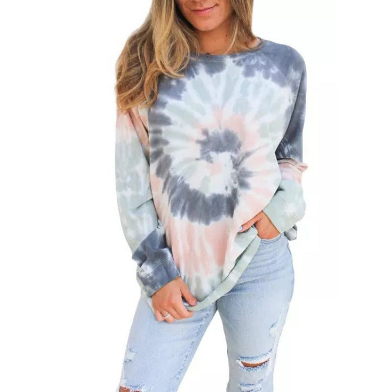 Oversized sweatshirt for women with a creative batik design Lune London