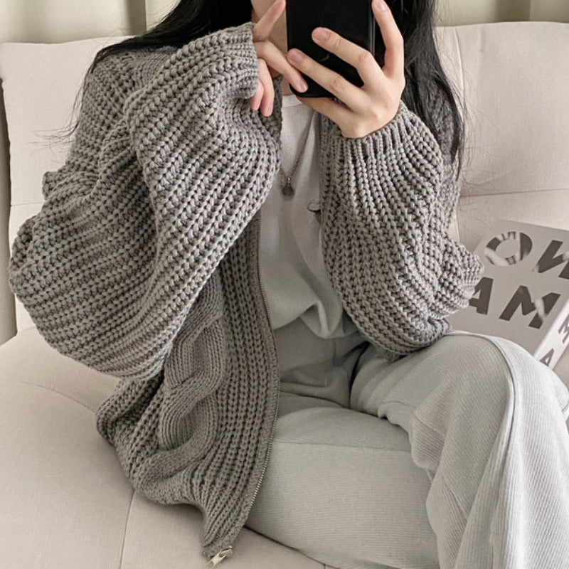 Cardigan femme en maille épaisse avec des manches volumineuses et un devant ouvert Chic & Stil
