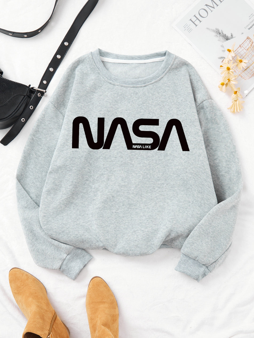 Women's casual sweatshirt with grand NASA logo Chic & Stil