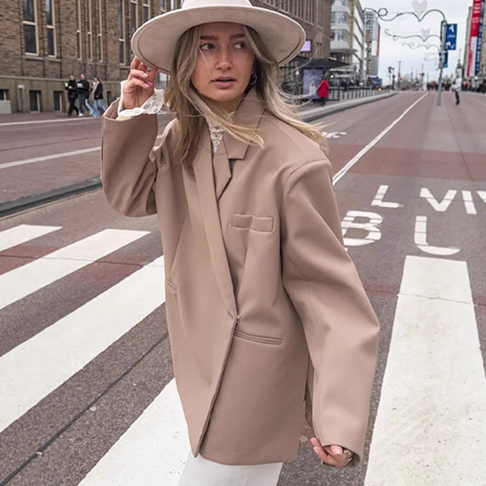 Women's oversized blazer with boxy silhouette, concealed closure and flap pockets Amarae