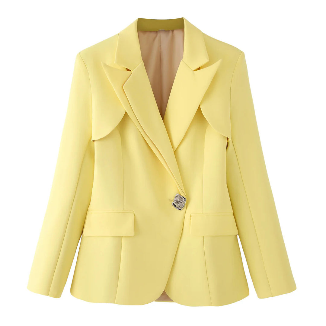 Structured blazer for women with elegant cuffed sleeves and a decorative closure Lune London