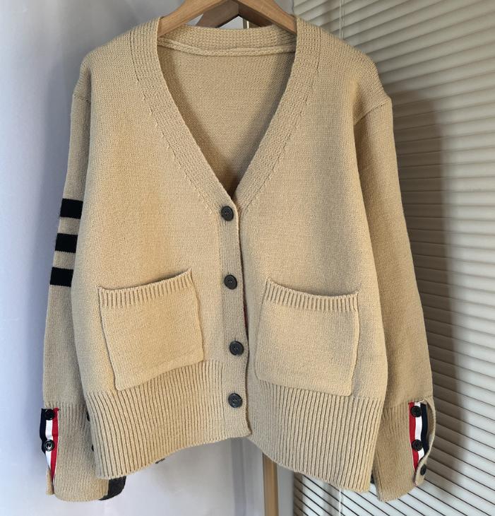 Knit jacket for women with high pockets and graphic accents Lune London