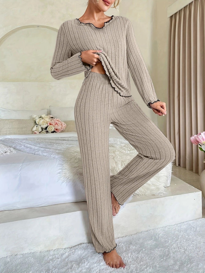 Ladies Comfortable Two-Piece Pajama with Contrast Ruffles Lune London
