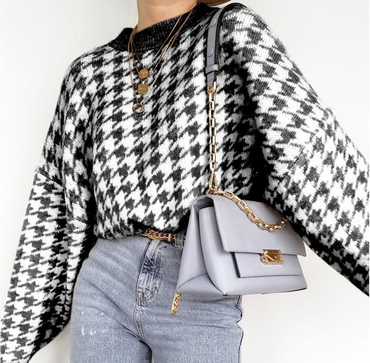Chunky knit sweater for women with a trendy houndstooth pattern Lune London