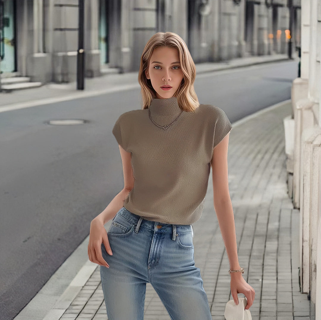 Ladies elegant short sleeve t-shirt with high collar and fitted cut Lune London