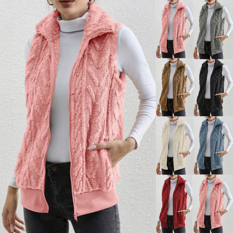 Cozy fleece jacket for women with stand-up collar and practical pockets Lune London