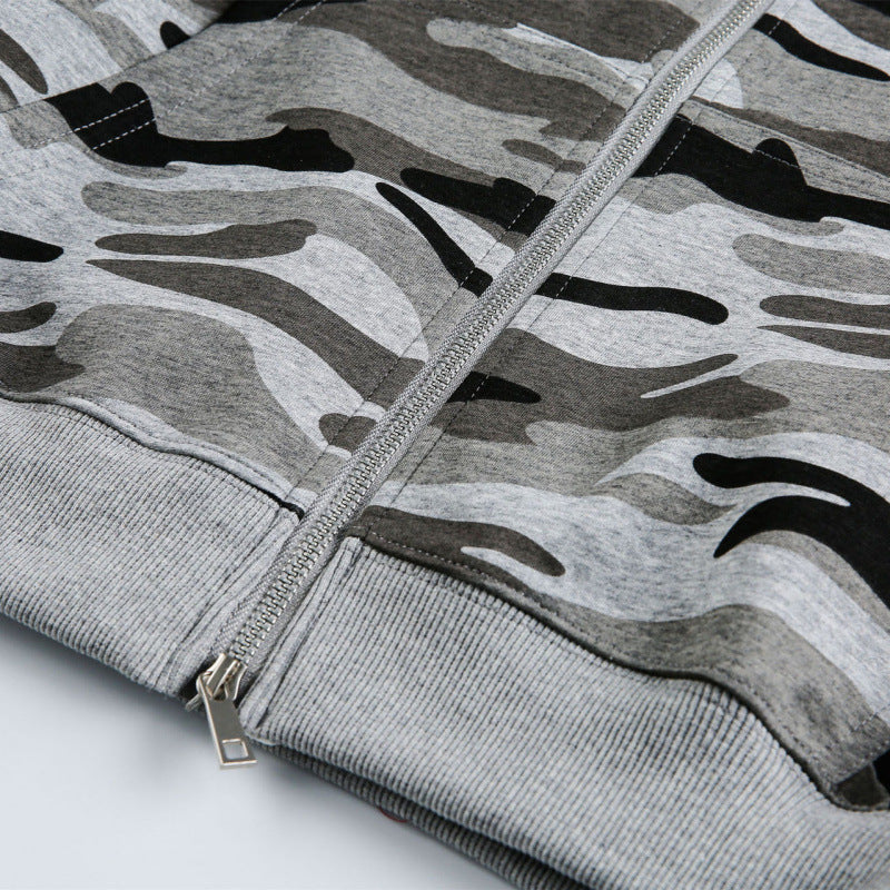Unisex hooded jacket with camouflage pattern, full zipper and kangaroo pockets Amarae