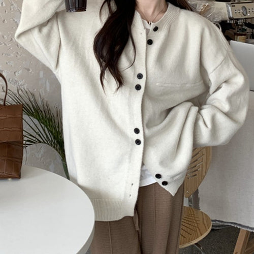 Cardigan pour femme en fil doux de haute qualité et design sans boutons Chic & Stil