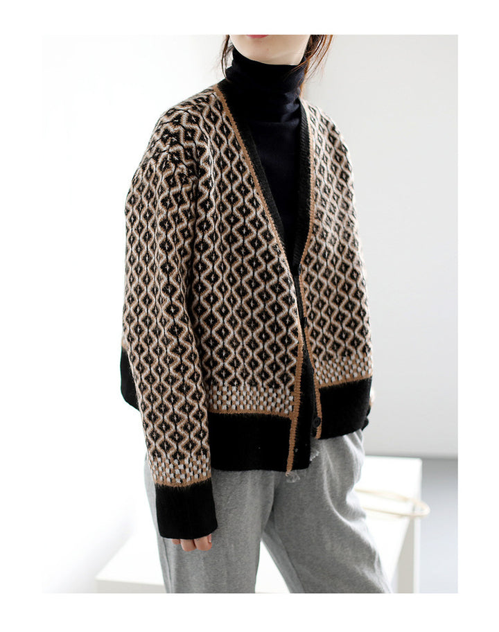 Femme cardigan élégant avec motif géométrique et détails de boutons Chic & Stil