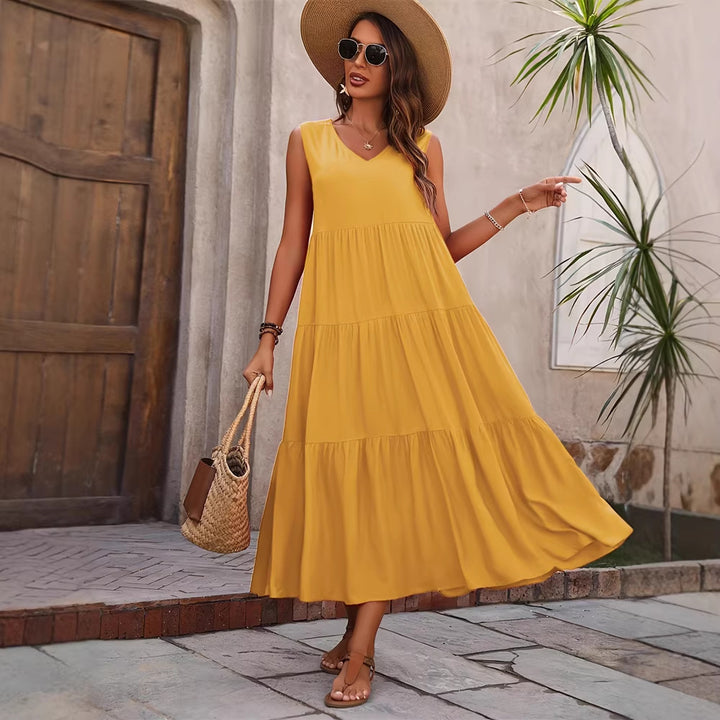 Ladies Elegant Summer Maxi Dress with Voluminous Skirt and V-Neck Lune London