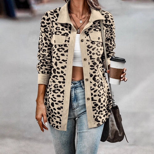 Veste en corduroy tendance pour femmes avec imprimé léopard et poches poitrine Chic & Stil