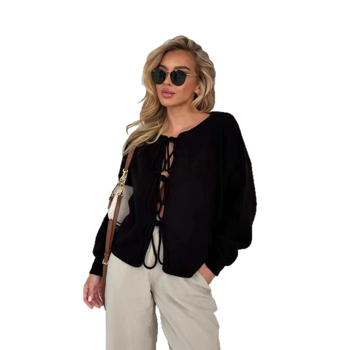 Pull-over tricot décontracté pour femmes avec des détails de laçage décoratifs Chic & Stil