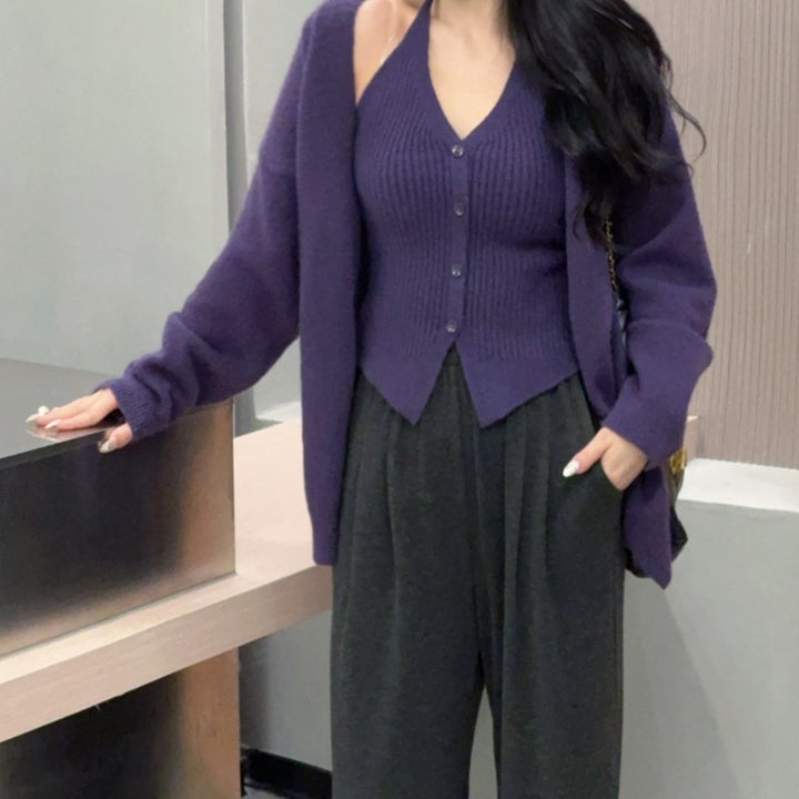 Cardigan féminin à la mode avec un profond col en V et des détails de boutons élégants Chic & Stil