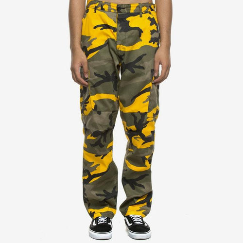 Men's cargo pants with functional pockets and modern camouflage design Amarae