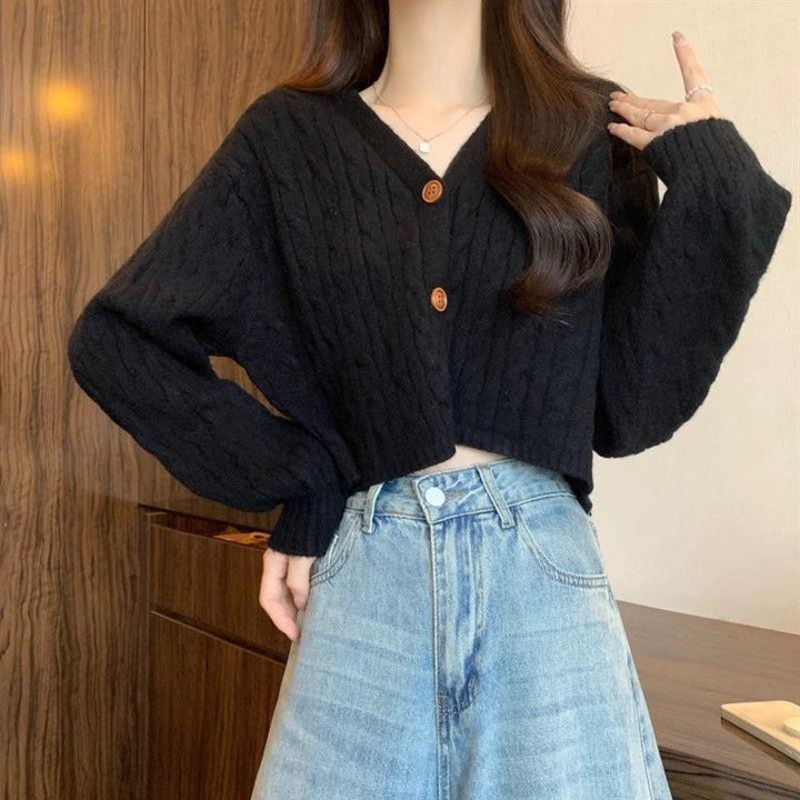 Women's cozy knit cardigan with V-neck and large buttons Lune London