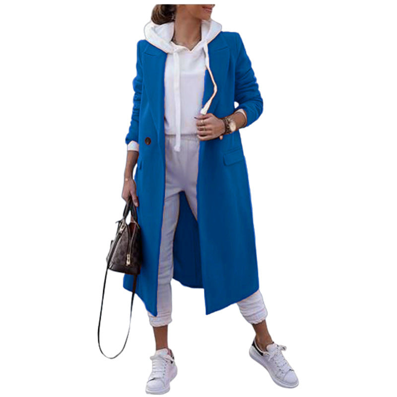 Trendy women's oversized coat with elegant lapels and practical pockets Lune London