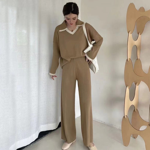 Elegant and casual knit set for women with V-neck and wide hem Amarae