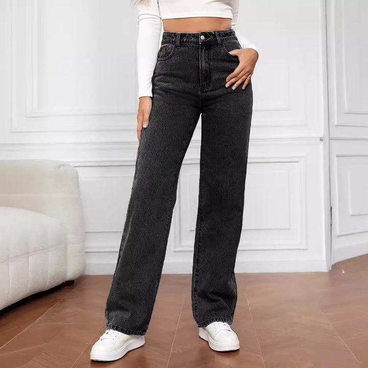High-waisted women's jeans with a wide fit, casual look, and classic pockets Chic & Stil