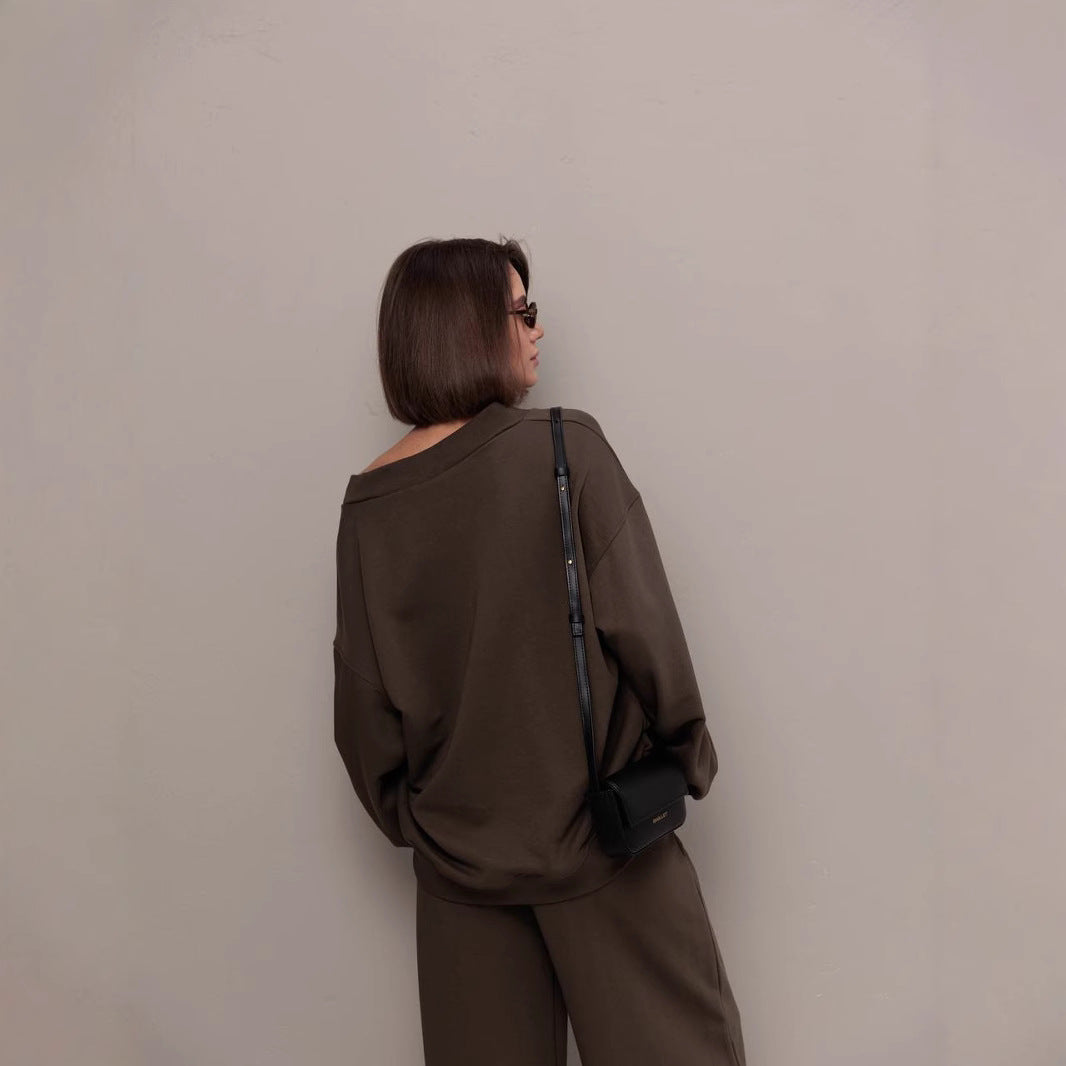 Women's sporty oversized sweatshirt with V-neck and long sleeves Lune London