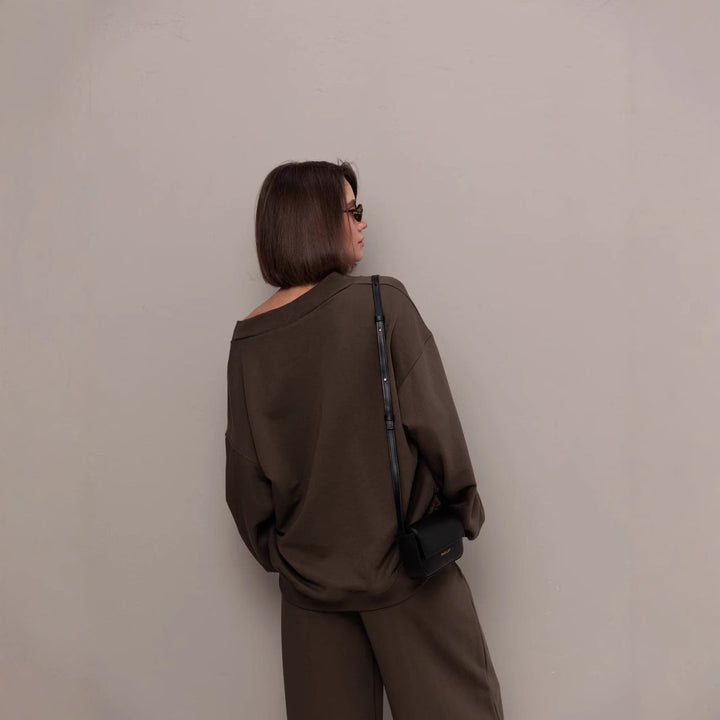 Women's sporty oversized sweatshirt with V-neck and long sleeves Lune London