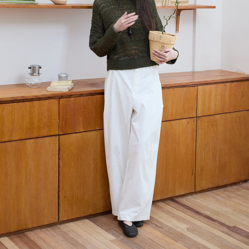 Wide cotton pants for women with a minimalist design featuring high pockets Amarae