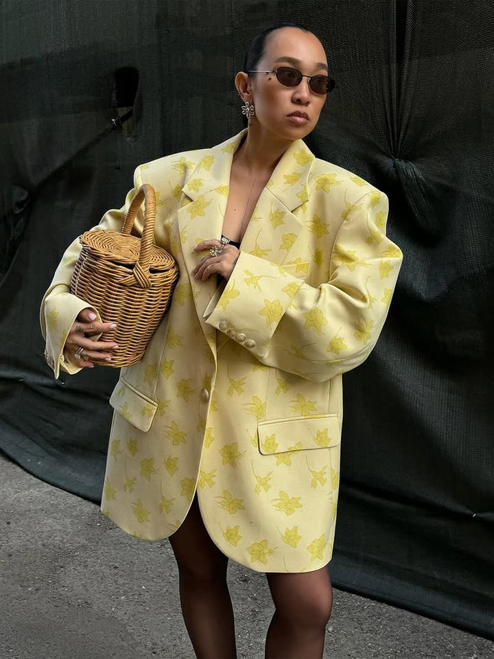 Women's oversized blazer in blazer dress style with floral jacquard and accentuated shoulder Amarae