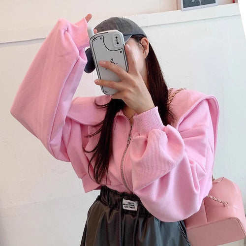 Veste sweat-shirt cropped moderne pour femmes avec un large col Chic & Stil