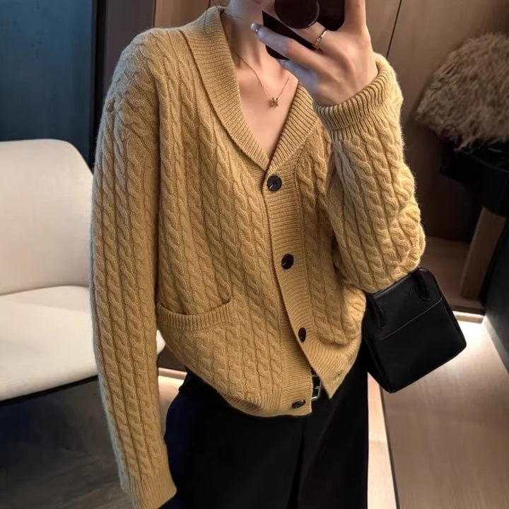 Cardigan femme avec double col et poches pratiques Chic & Stil