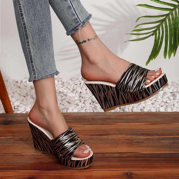 Wedge sandals for women with an elegant geometric pattern and a comfortable sole Lune London