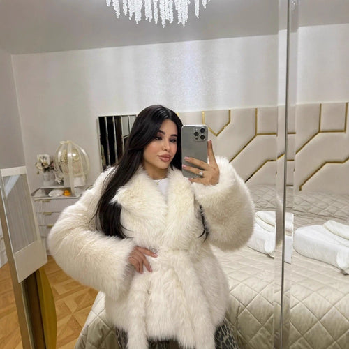Ladies fashion oversized fur coat Chic und Style