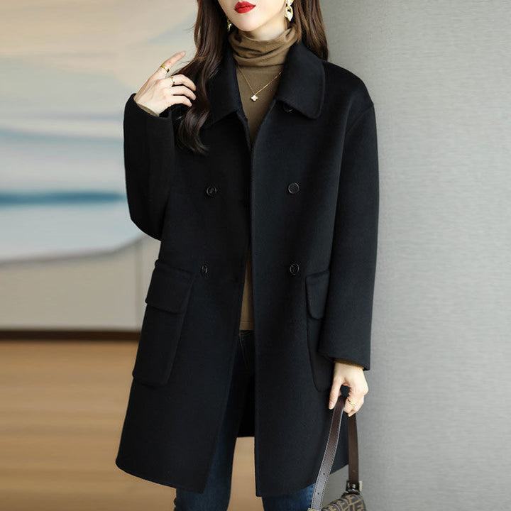 Elegant wool coat for women, fitted with large pockets Lune London