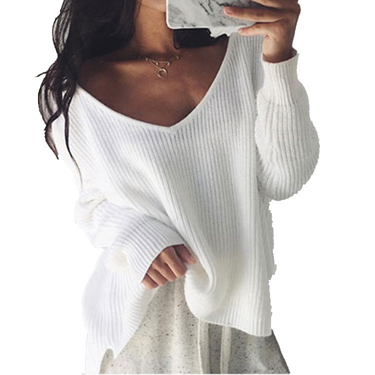 Oversized knitted sweater for women with a loose fit and casual design Lune London