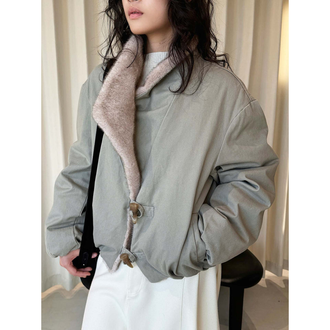 Women’s short jacket in oversized fit with detachable faux fur collar Amarae