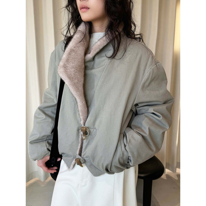 Women’s short jacket in oversized fit with detachable faux fur collar Amarae