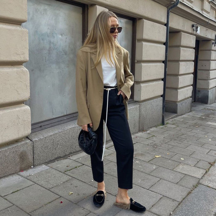 Pantalon de costume élégant pour femmes taille haute avec ceinture à la mode Chic & Stil