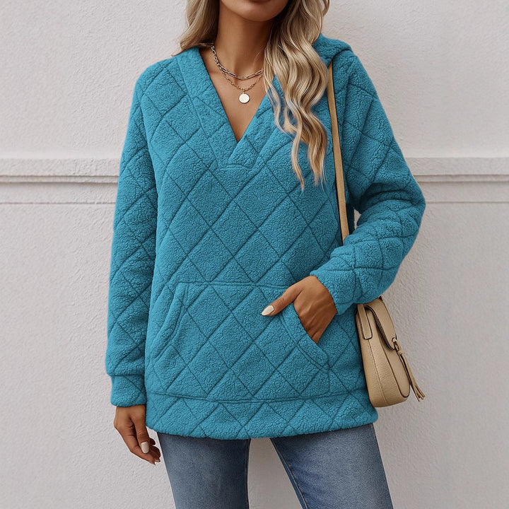 Ladies soft fleece sweater with V neck Lune London