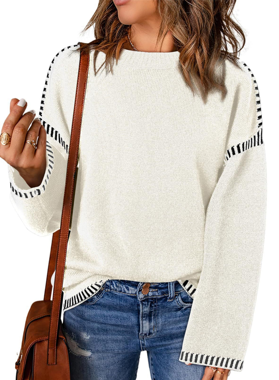 Pull-over tricot décontracté pour femmes avec des bords contrastés et une coupe décontractée Lune London