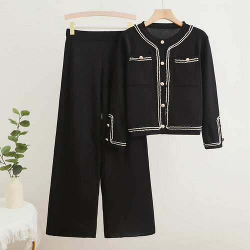 Elegant set for women composed of a structured blazer and wide-leg trousers Amarae