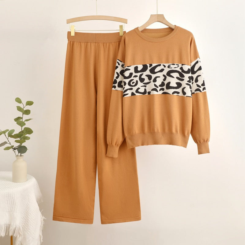 Trendy leisure set for women with a chic leopard pattern