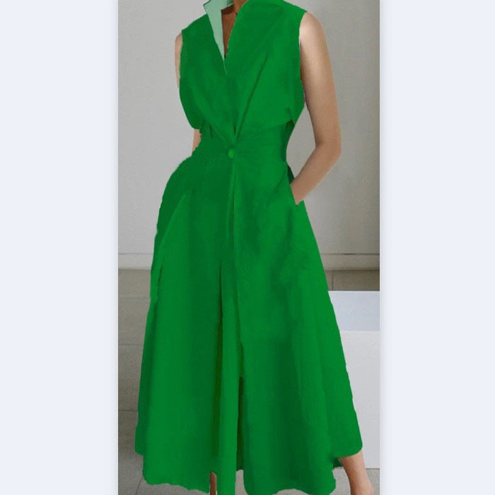 Robe midi élégamment ajustée pour femmes avec un profond décolleté en V et des poches pratiques Chic & Stil