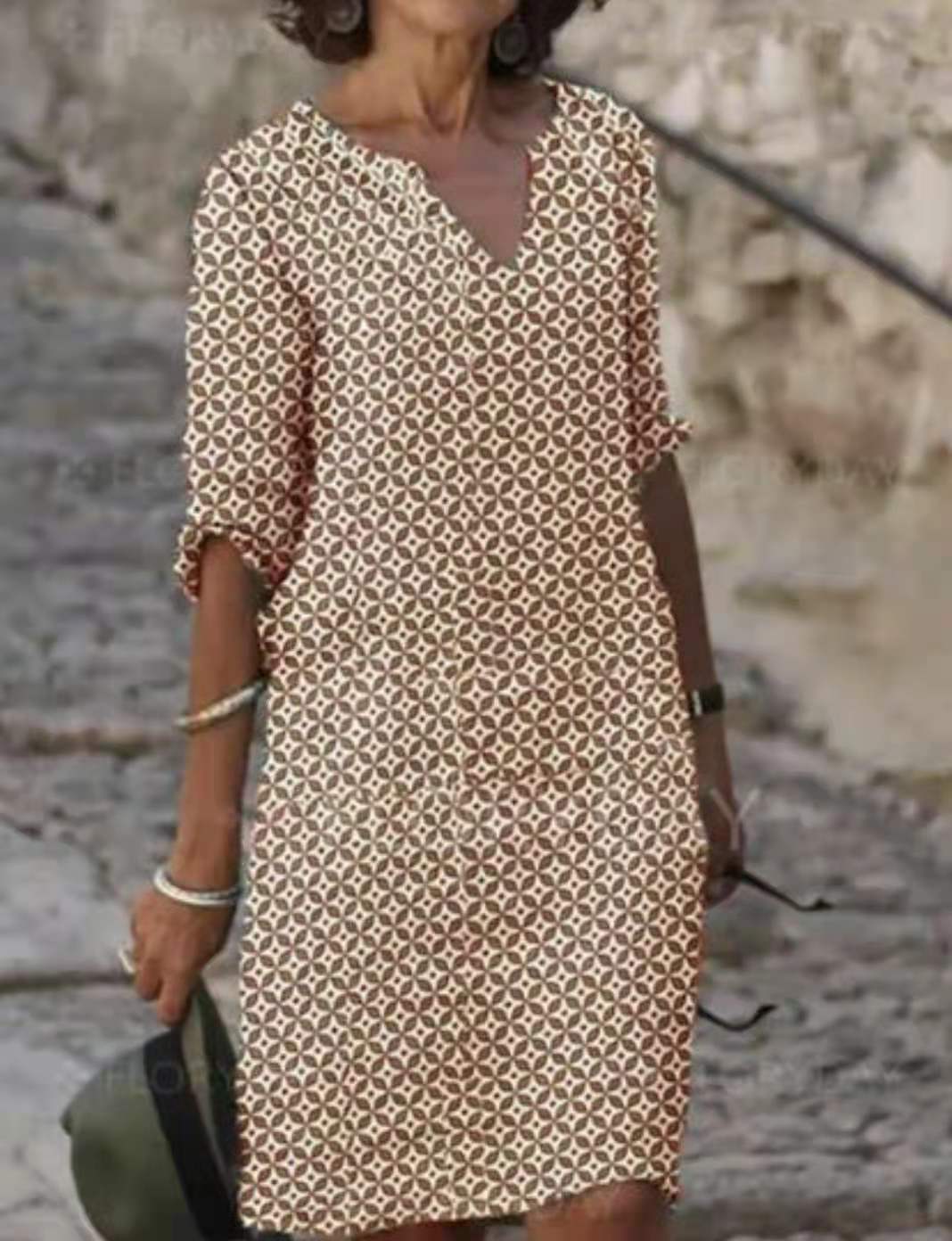 Casual midi dress for women with V-neck and practical buttons Lune London