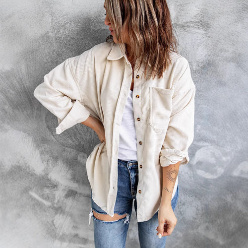 Chemisier en velours côtelé décontracté pour femmes avec poche poitrine pratique et détails de boutons Chic & Stil