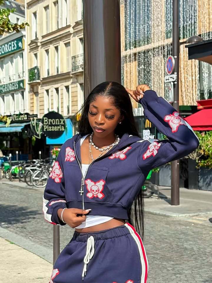 Ladies Sporty Lounge Set with Hooded Jacket and Chic Elastic Waistband