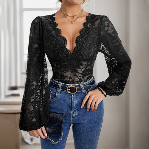 Woman Lace body with wavy neckline and long sleeves Amarae