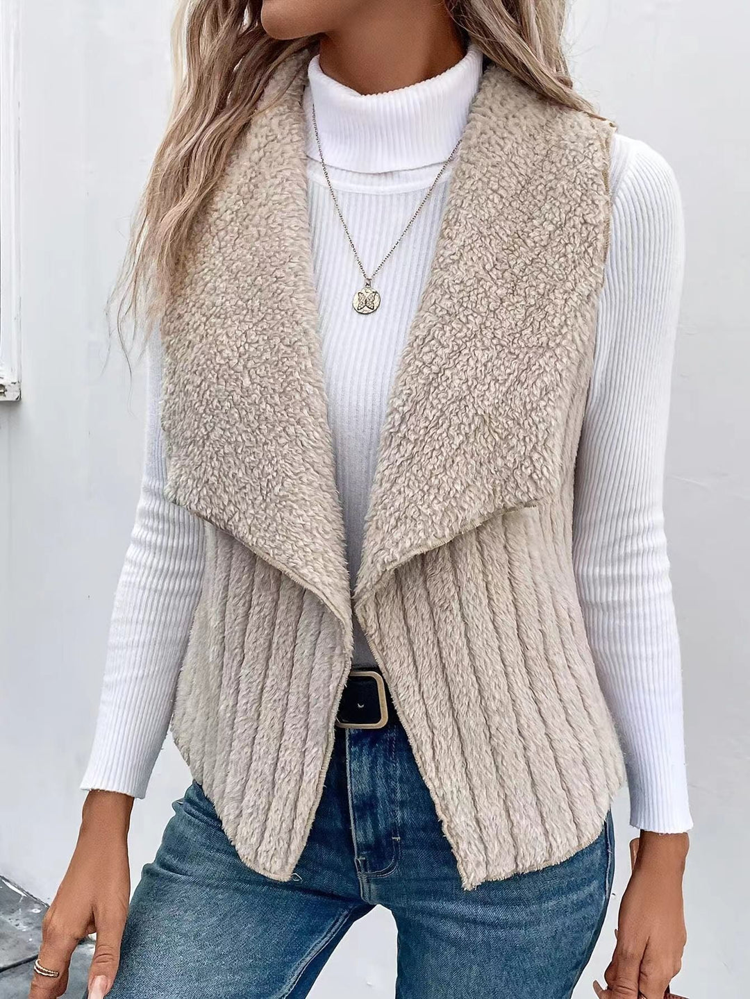 Women's cardigan in cozy material with removable hood Lune London