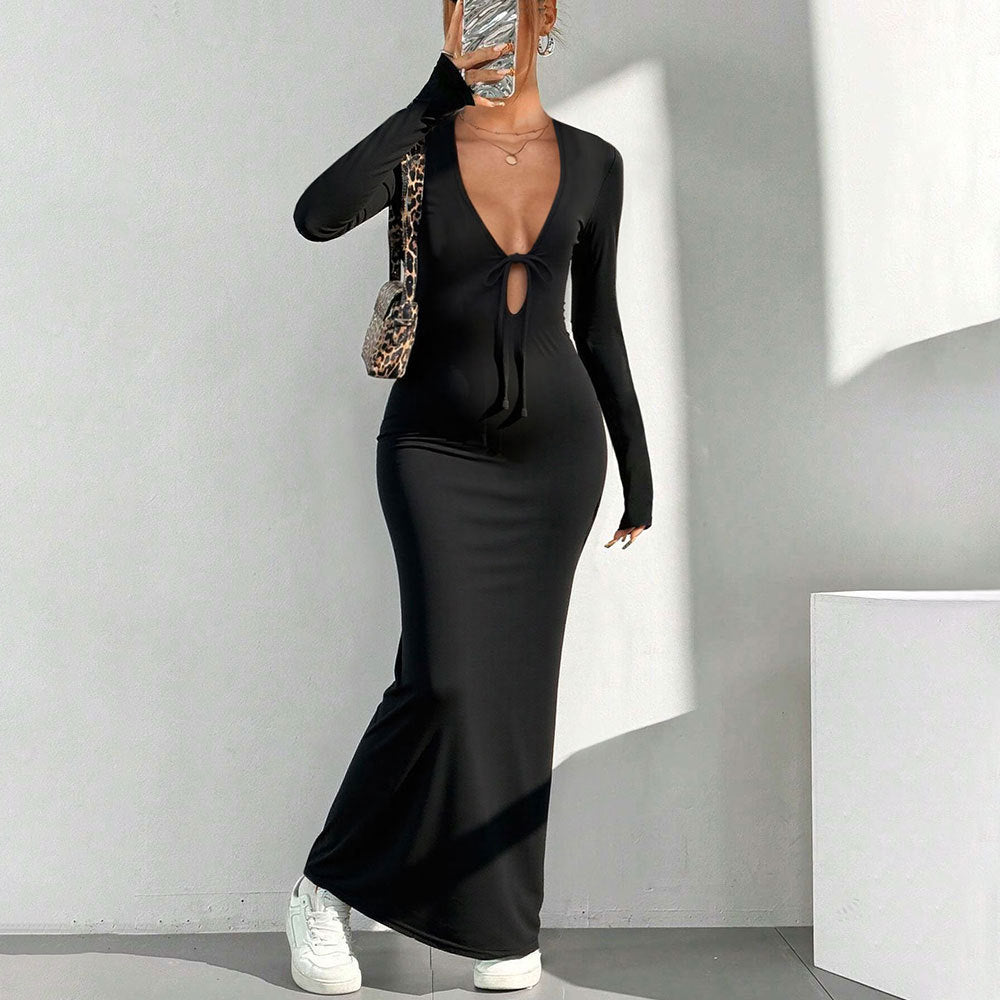 Robe maxi pour femmes avec décolleté en V profond et fermeture à nœud stylée Chic & Stil