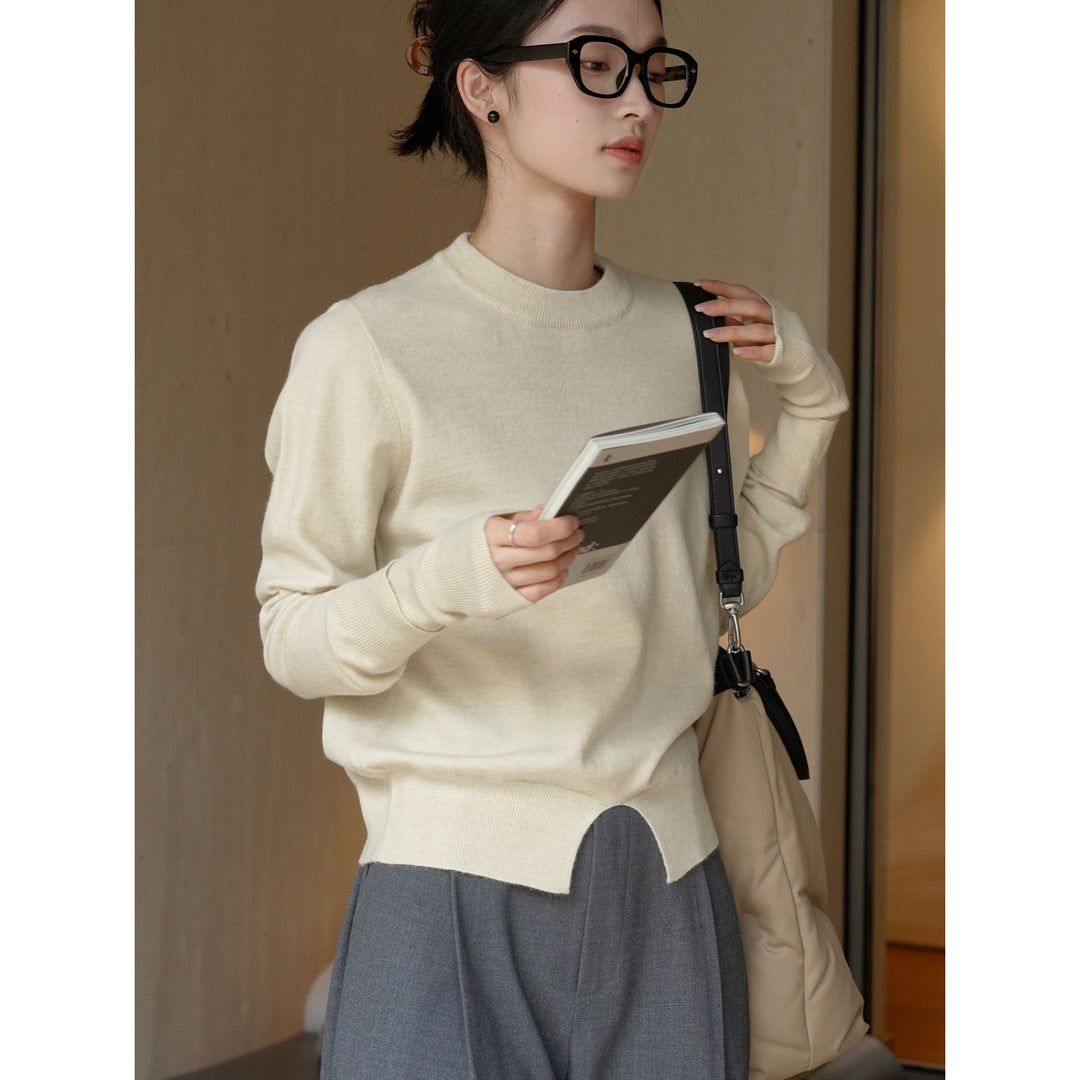 Women's fine knit sweater with extended ribbed sleeves and front slit Amarae