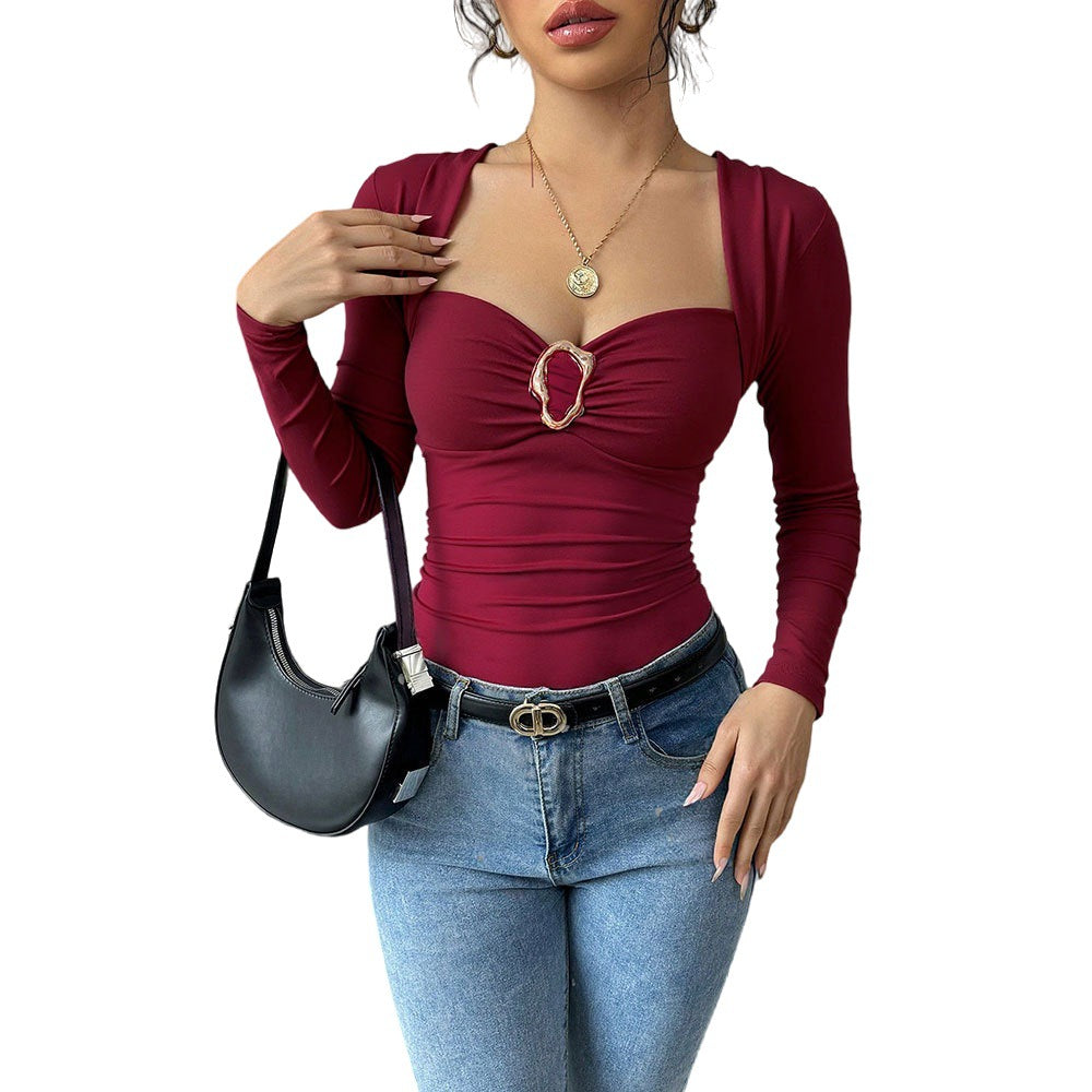 Body ajusté pour femmes avec un élégant décolleté en cœur et des détails drapés Chic & Stil